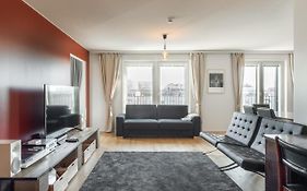Riverside Lux With 2 Bedrooms, Car Park Garage And Sauna